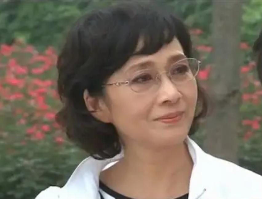 演员龚雪：80年代红极一时，因“流氓案”远走他国，现状如何？