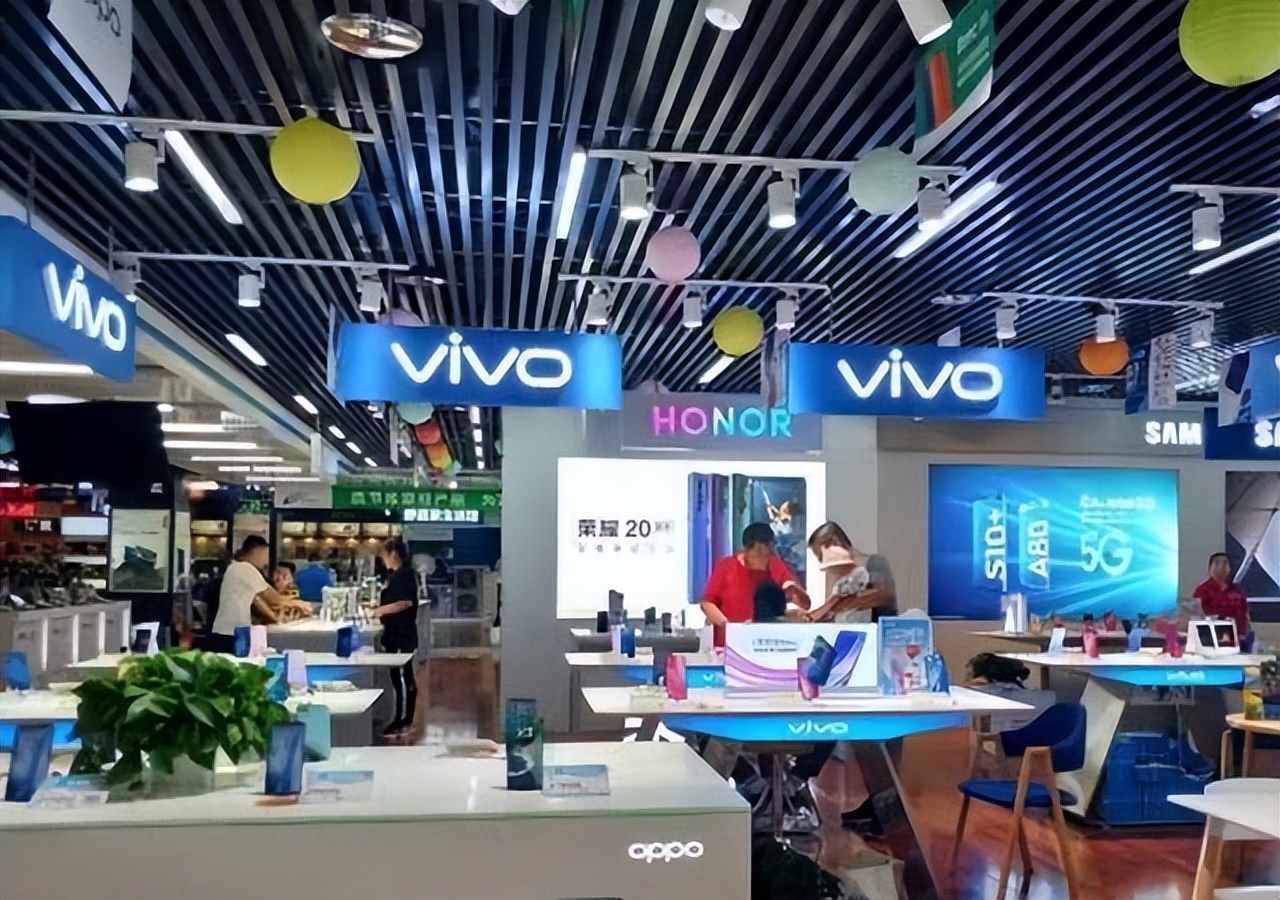 实体手机店倒闭的越来越多,为什么满大街都是手机专卖店