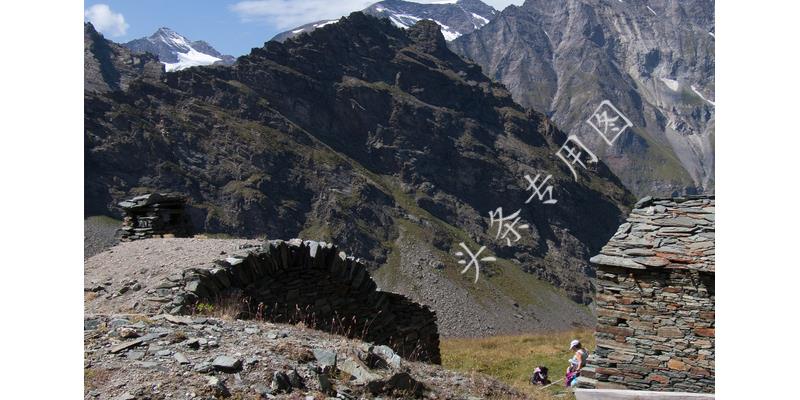 几岁男孩和父母分开睡最好,叛逆期男孩要求和父母分房睡