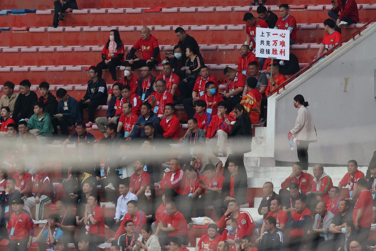 足球不止输赢还有温暖,足球不只运动更是一种精神