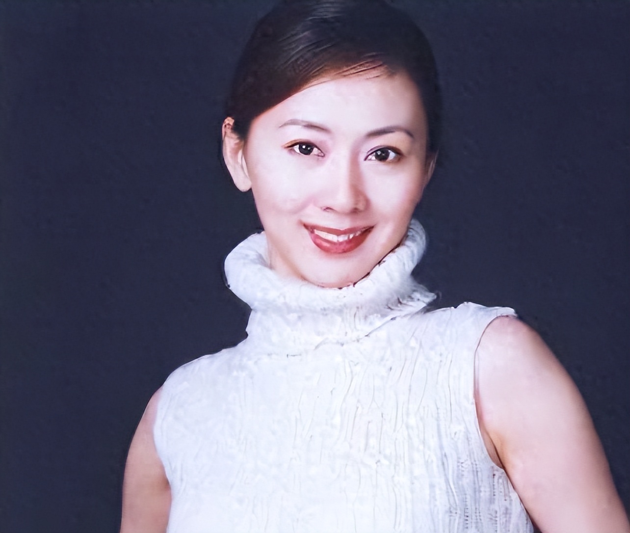 全裸写真第一人，走红后“家破夫散”，汤加丽如今过的怎么样？