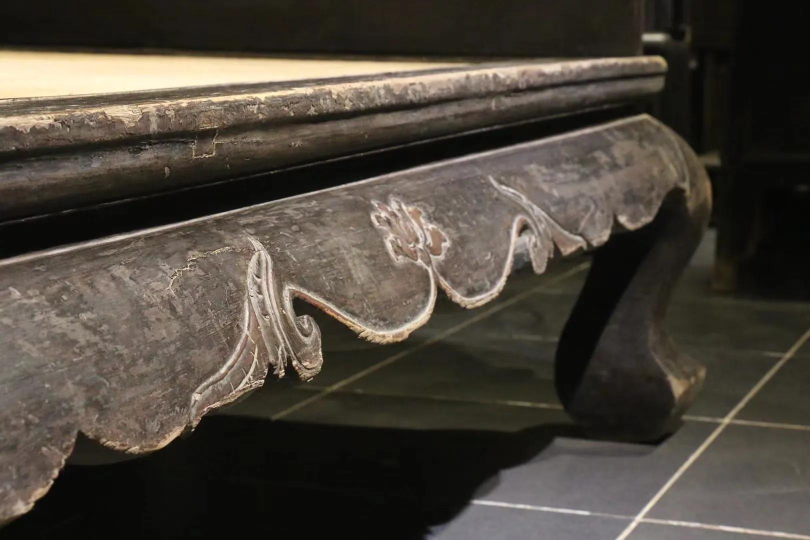 清..三弯腿粽底大床黑大漆，紫榆，尺寸超大（难得），总