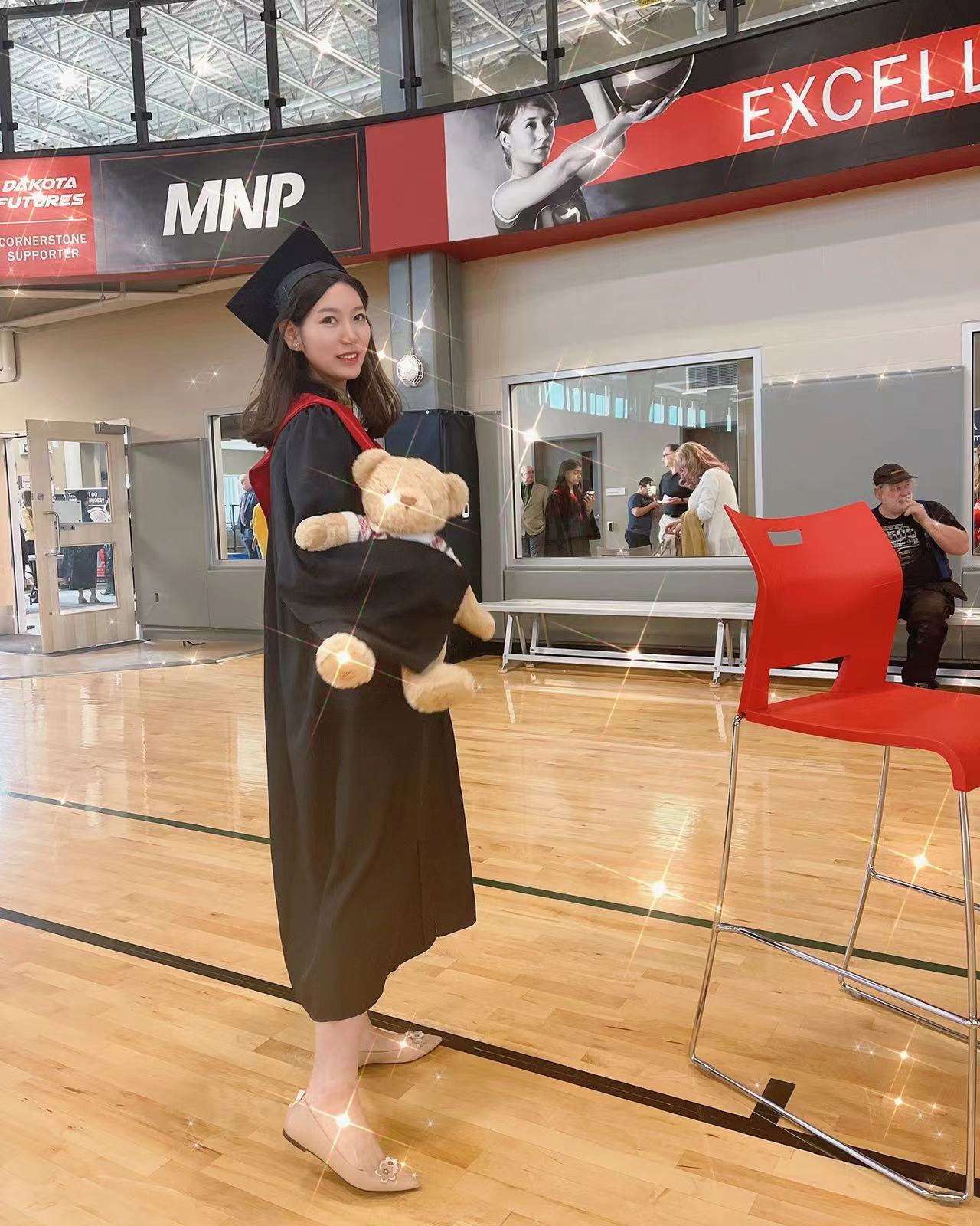 80后Cindy从美国到加拿大：放弃体制内工作，大龄毅然出国深造