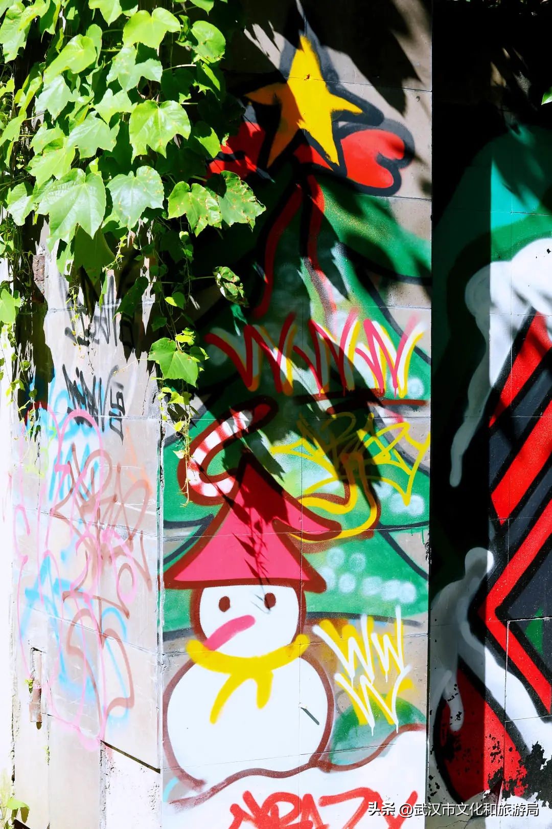 汉阳有城墙吗,汉阳江滩雕塑墙