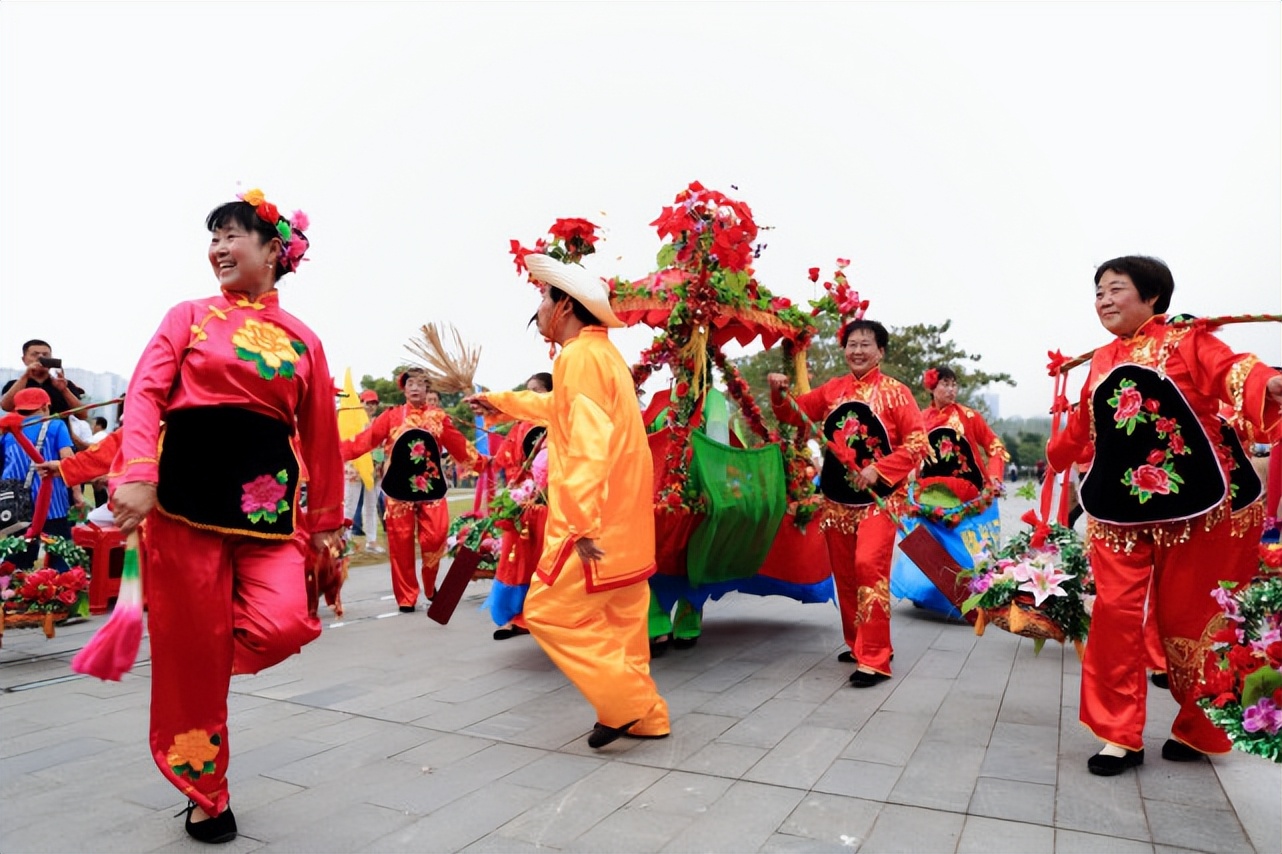 新年将至，一起回忆一下童年，探索你看过的那些花会！
