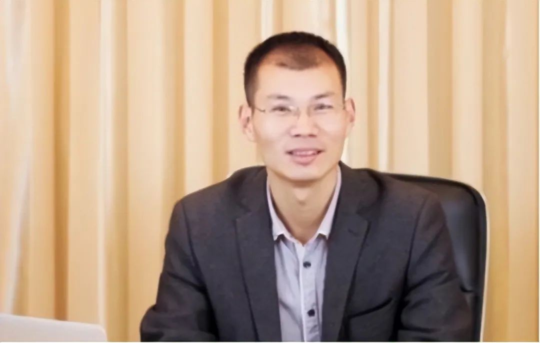 他，靠1块钱的冰淇淋，做出200亿的奶茶帝国，却被黑上热搜，为啥