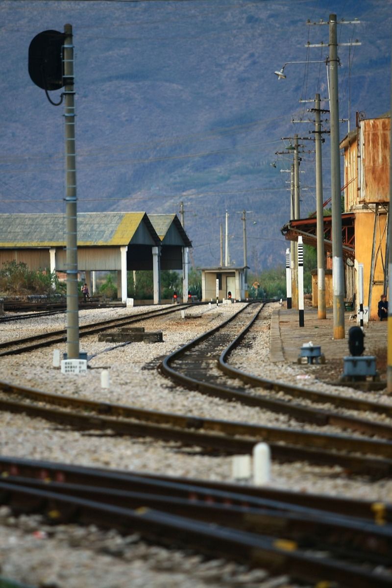 坐玉溪火车可以带吃的吗,红河一日游有哪些地方可以玩