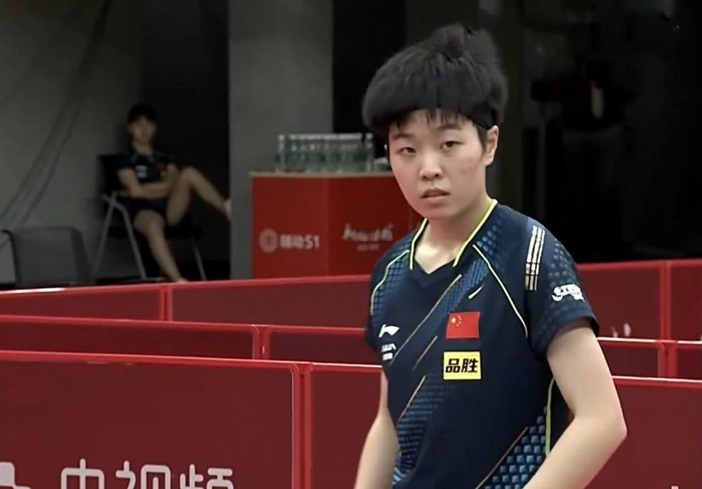 国乒20岁小将4-0劲敌世青赛三冠王,国乒被张本智和翻盘