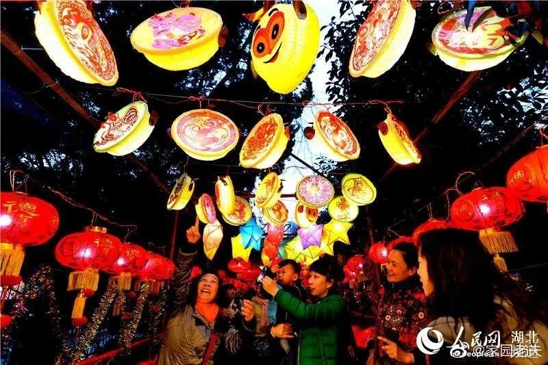 青玉案·元夕辛弃疾的浪漫思维,辛弃疾青玉案元夕情感