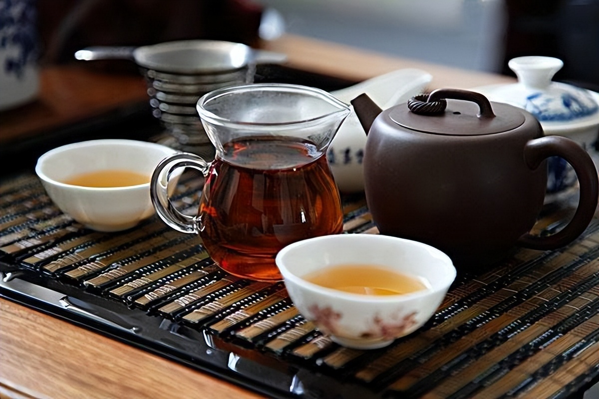 蜜桃乌龙茶用沸水泡吗,乌龙茶普洱茶红茶哪种茶好喝