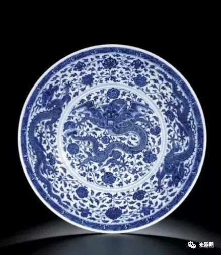 大清嘉庆香草龙纹官窑盘,清三代瓷器龙纹特征