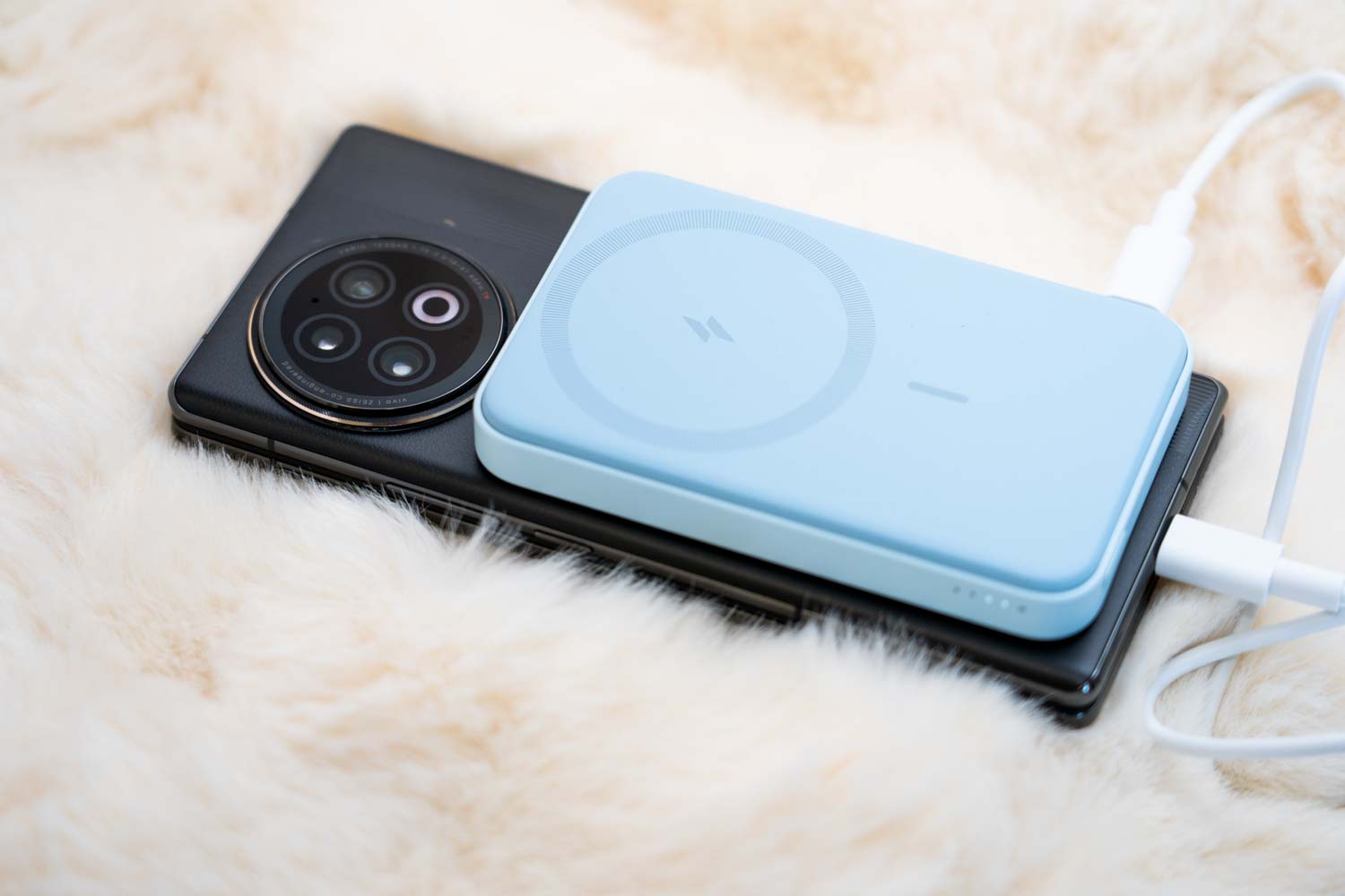 安克桌面无线充电器支架,安克最新磁吸式充电宝