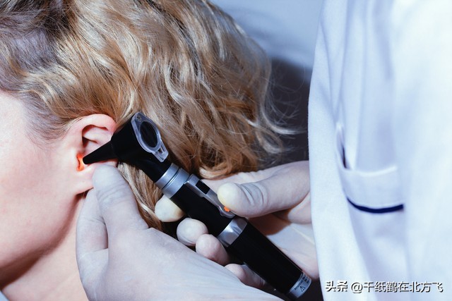 耳朵痒怎么办快速解决方法,喉咙连着耳朵深处痒怎么办