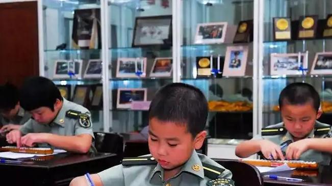 河南8岁神童何雪豪被军校录取,中国神童何雪豪现在什么军衔