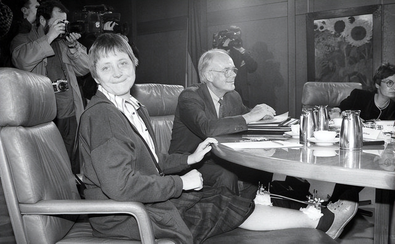 默克尔有什么权力,默克尔权力和责任