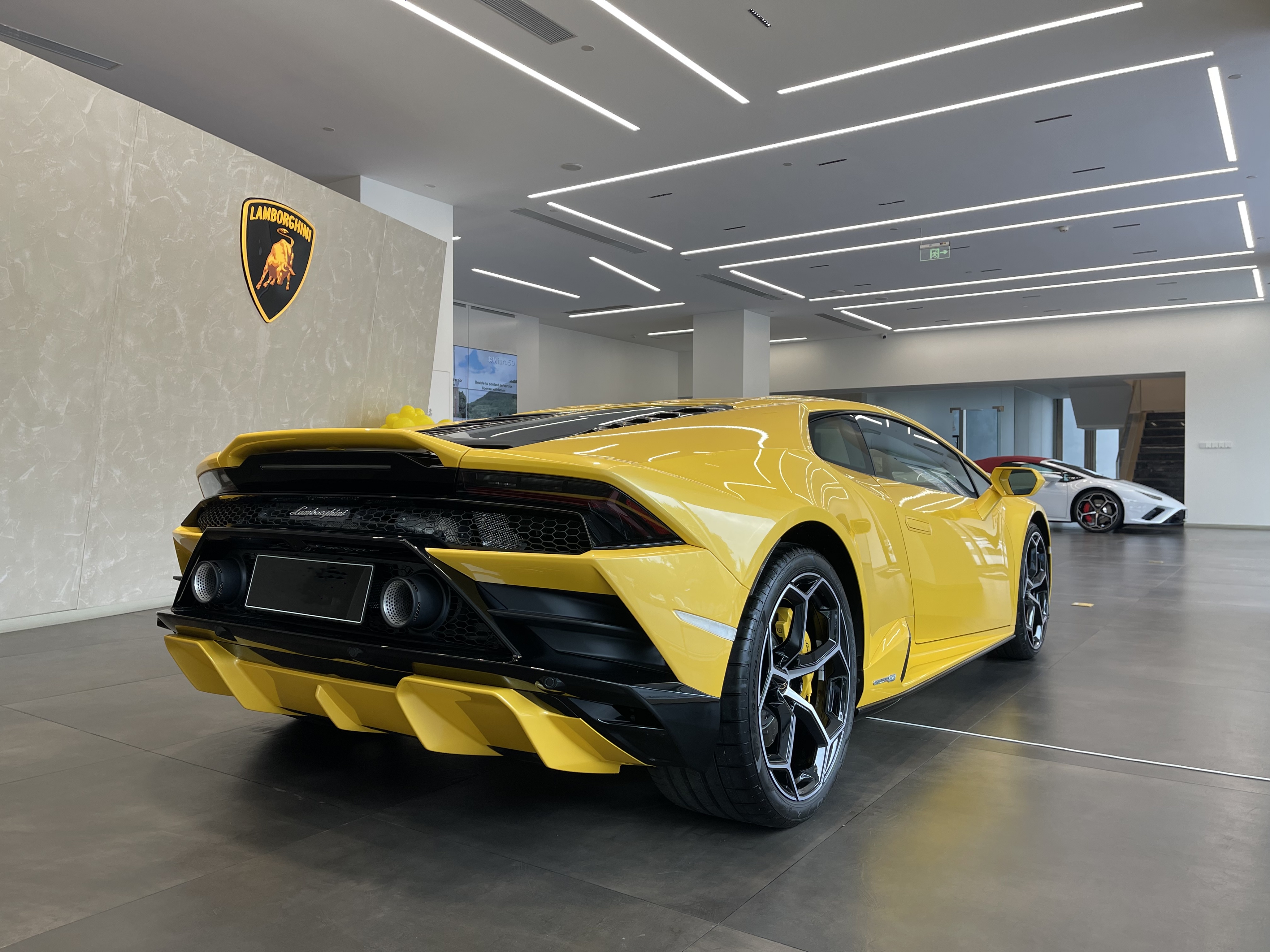 兰博基尼小牛45万的车,新车喜提兰博基尼小牛