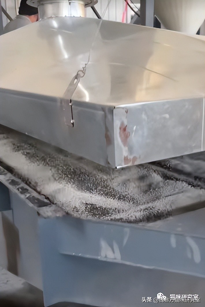 天然钠基膨润土猫砂多少钱一袋,膨润土猫砂批发价格上海