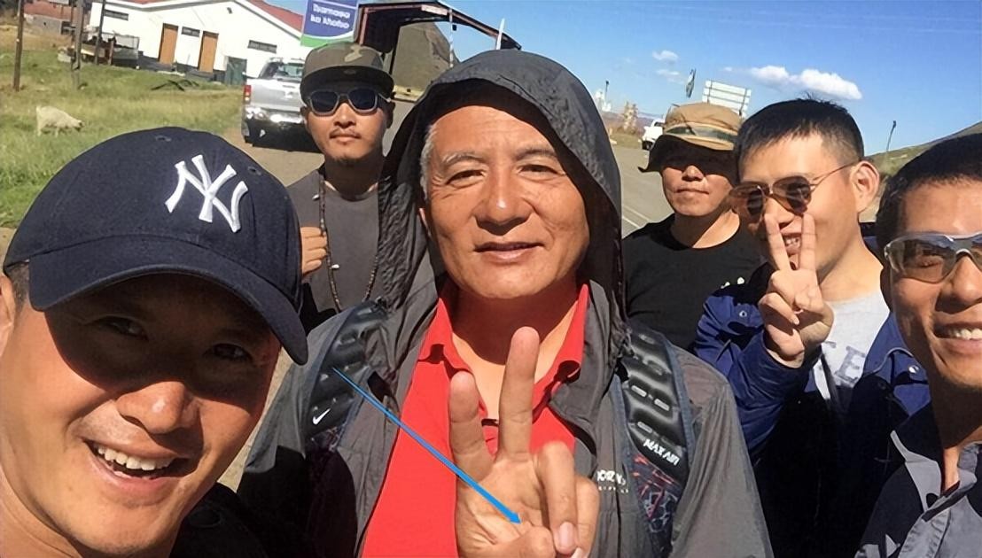 看见香蕉就流泪，一接吻嘴就肿，明星这些“隐疾”，困扰他们很久