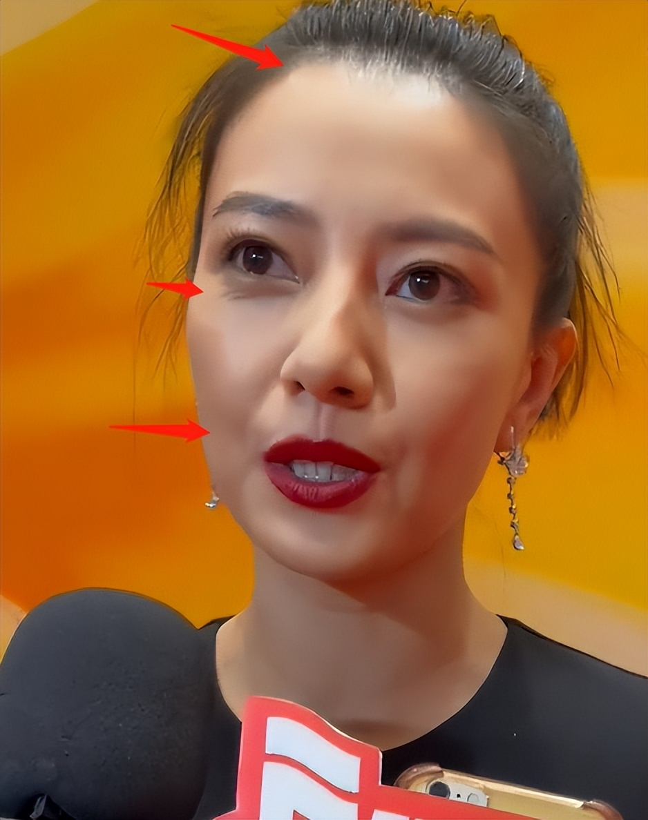 完美女神根本不存在！死皮、黑头、痘痘、毛孔…怼脸暴露真实颜值