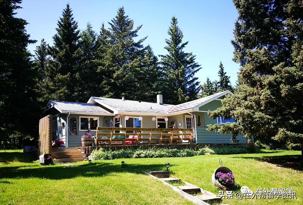 加拿大留学便宜的college,去加拿大college留学费用