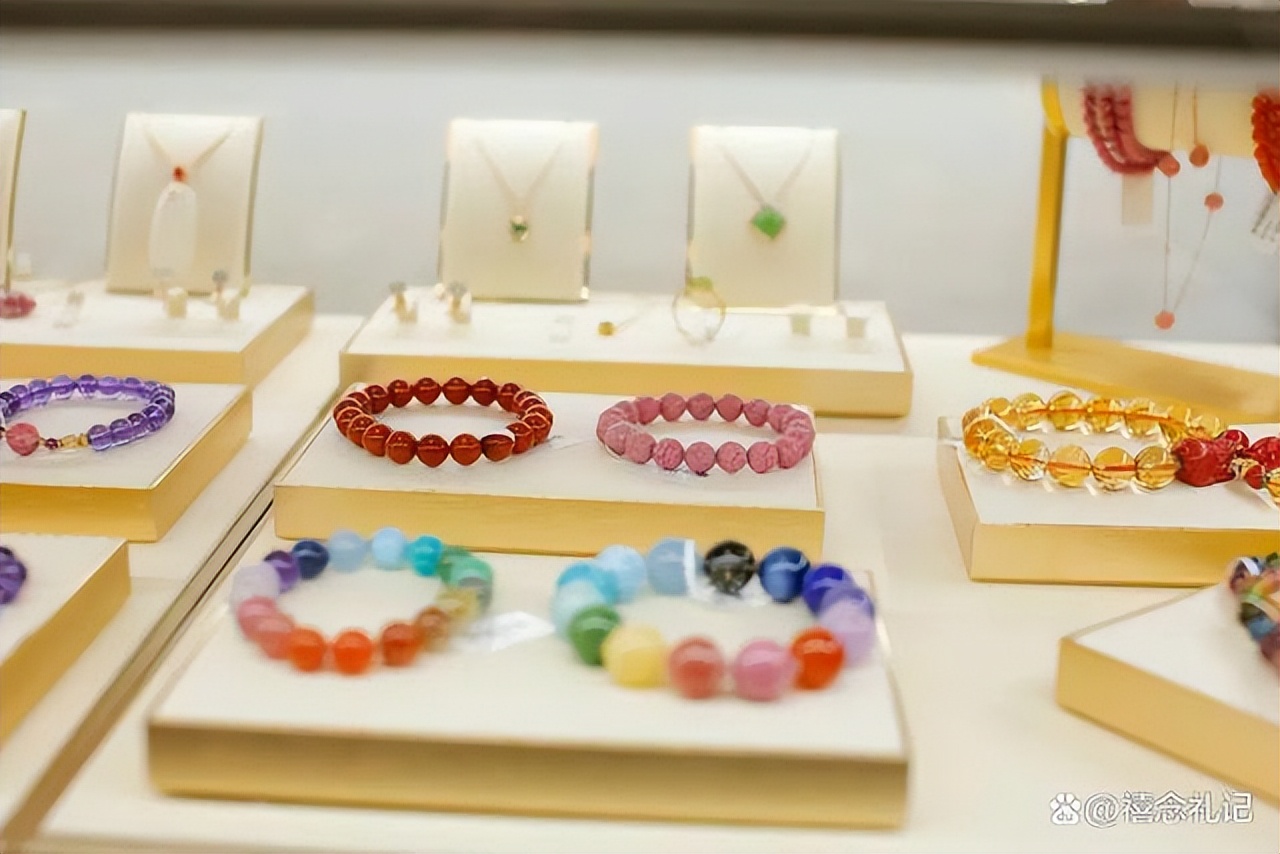 从朝九晚五的“打工人”到成功创业者，是什么让她有了惊人改变