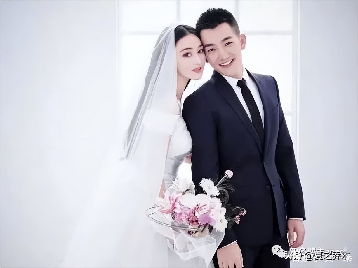 张馨予黑色紧身衣搭配,张馨予露腰照片