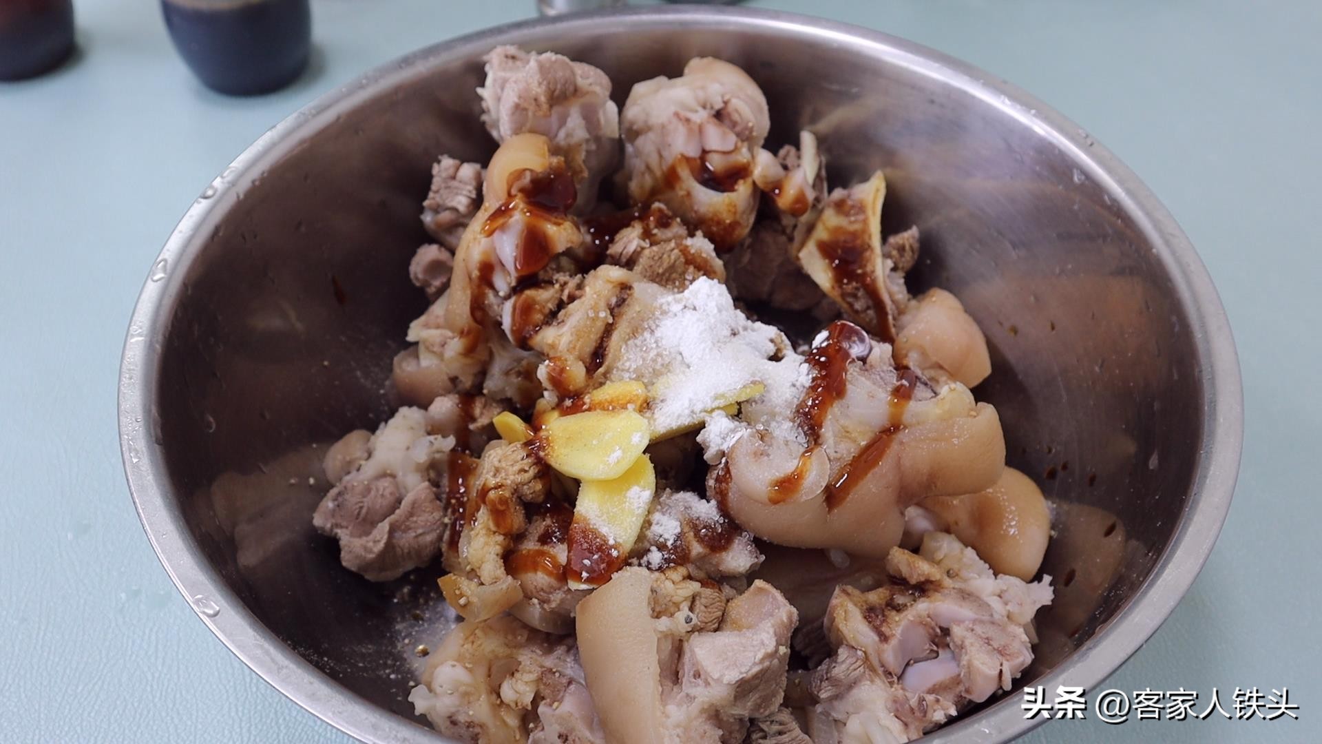 客家干鱿鱼焖猪脚,客家干蒸猪脚