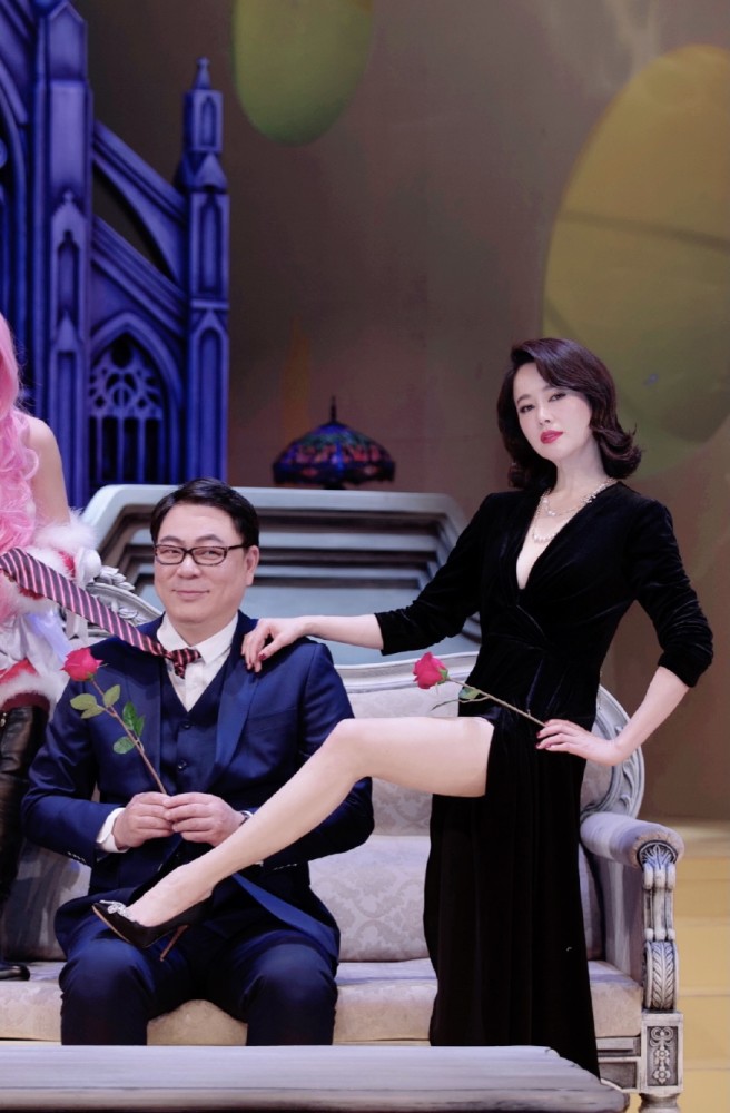 《天道》被禁10年，左小青的牺牲：浑身赤裸求爱，为过审篡改结局