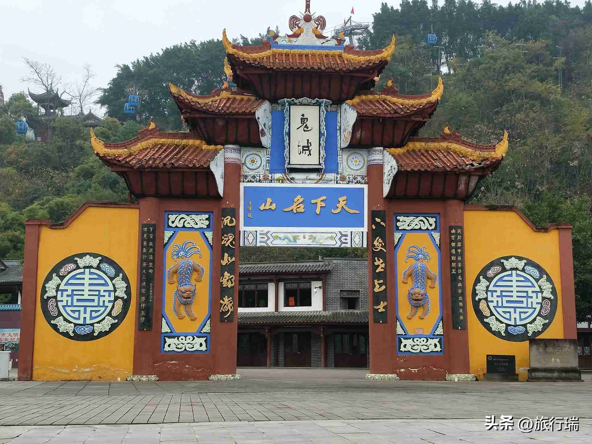 到重庆还没去哪里玩过,去过很多地方唯独没有去过重庆