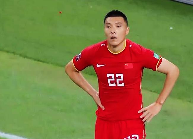 于大宝驻足欣赏,于大宝搞笑视频