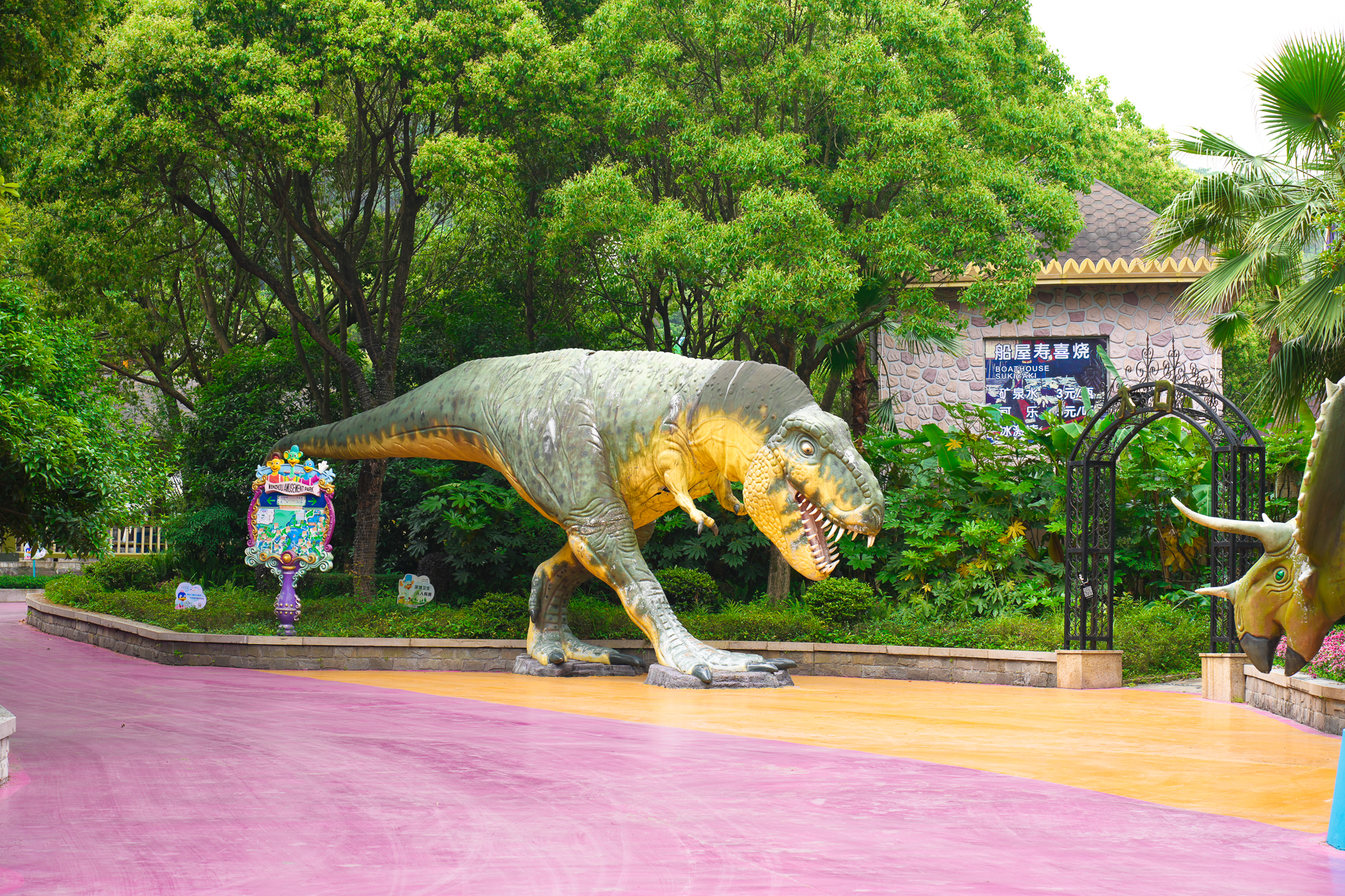 温州瓯海美食一条街,温州乐园刺激惊险