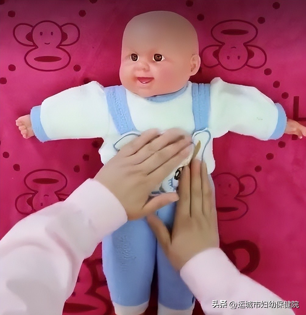 新生儿胀气哭闹时怎样快速排气,新生儿肚子胀气哭闹如何快速消除