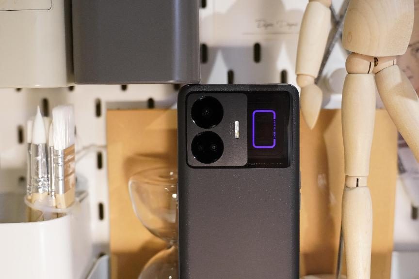 12g256g手机价位3000元左右的,12+256g小屏手机哪款最值得入手