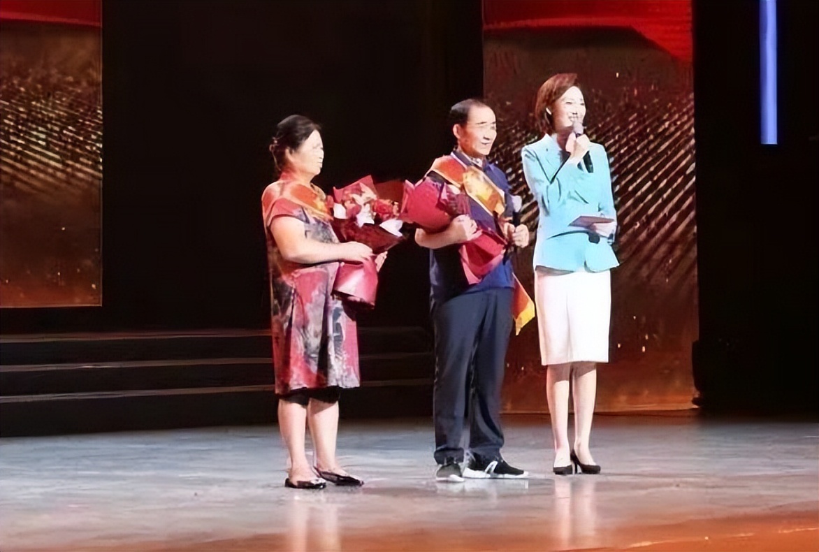 南昌夫妇开餐馆只收一元,夫妻开菜店每天亏本100块