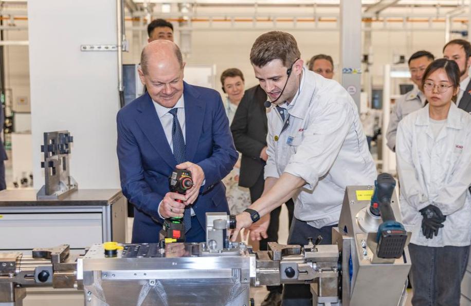 德国总理二次访华，为何带着奔驰宝马走进这家中国氢动力企业？