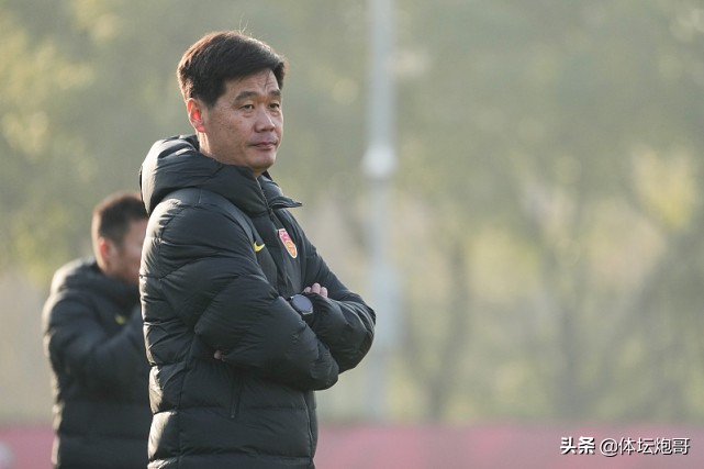 武磊被无视,武磊放弃球权