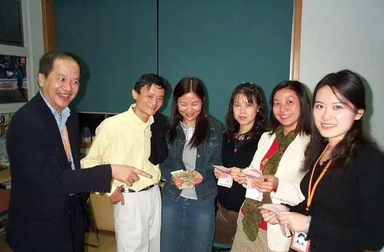 阿里巴巴股权结构和控制权,阿里巴巴上市时的股权结构