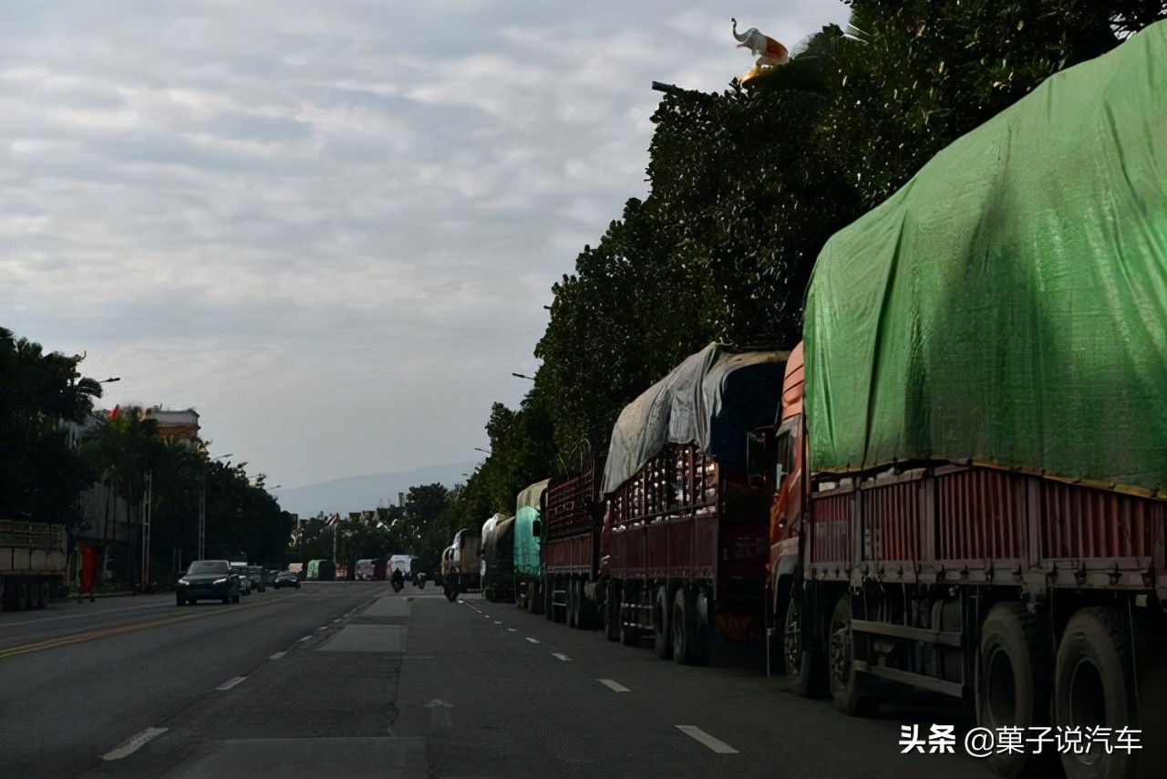 开车回家走国道和走高速哪个划算,跑长途走高速划算还是国道划算