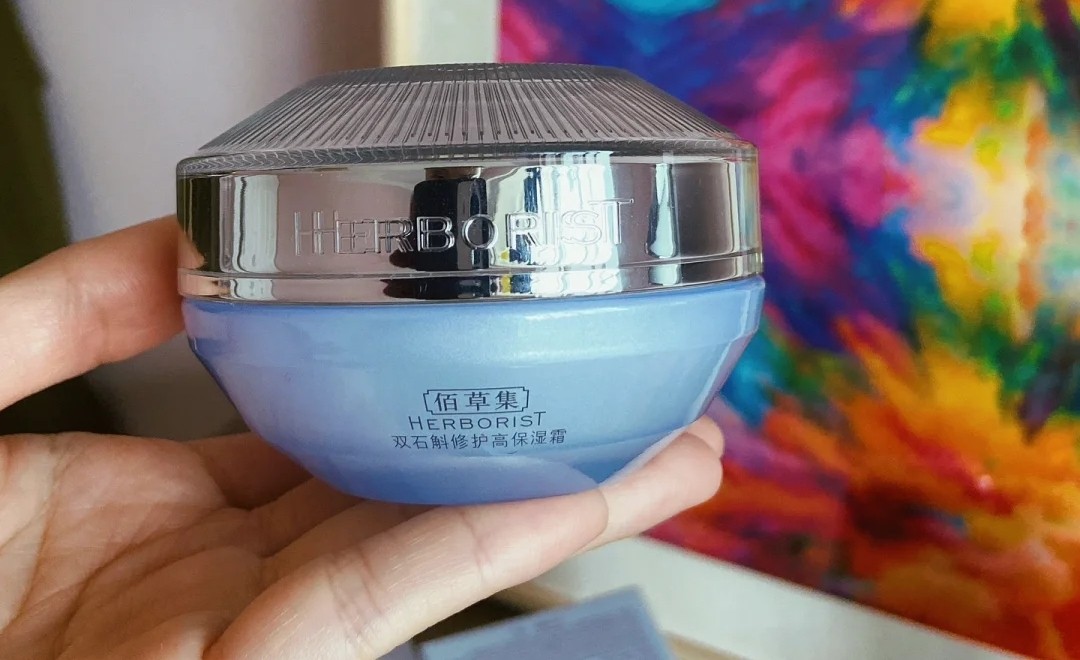 面霜保湿不油10多块钱,面霜百元以下推荐