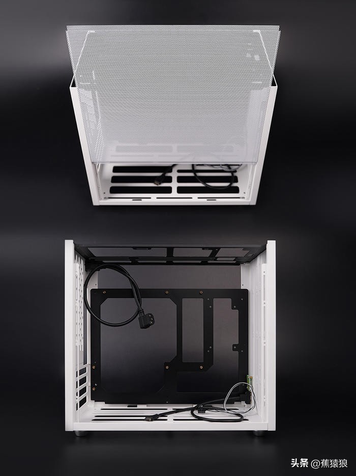 代码36KROGB760-GTUF4070TI，简约黑白调AKLLAA6MMATX机箱装机秀