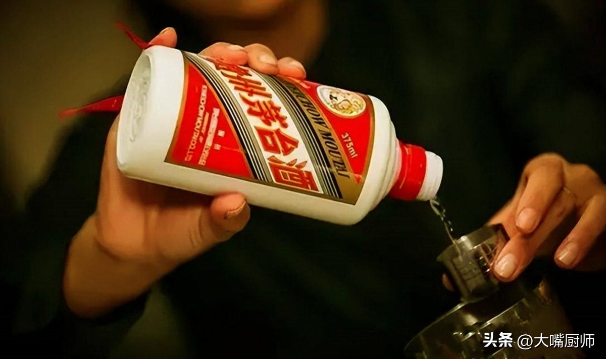 大哥买了瓶茅台结局亮了,山西大哥倾家荡产买了个瓶子