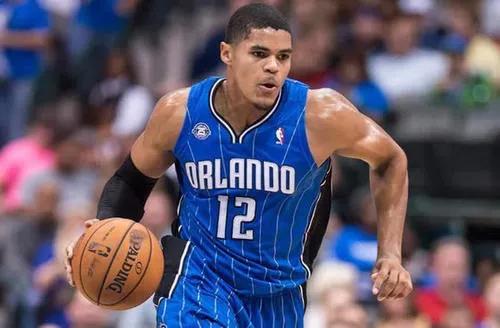 威金斯穆雷利拉德,威金斯顶薪续约