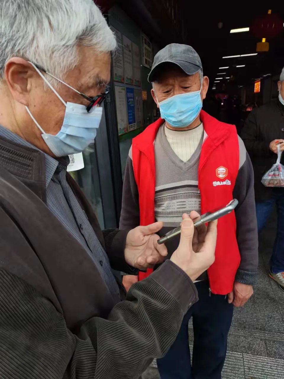 坚决守住不发生规模性反弹的底线,坚决防止反复反弹