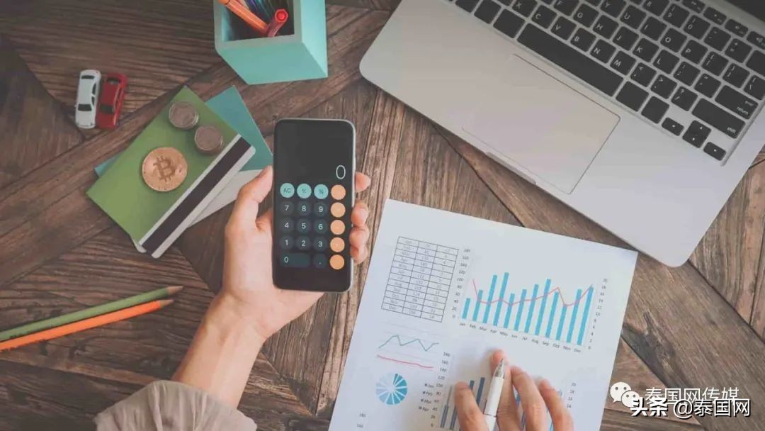 疫期留在泰国的中国人，他们眼中，为何全是“血与泪”…..