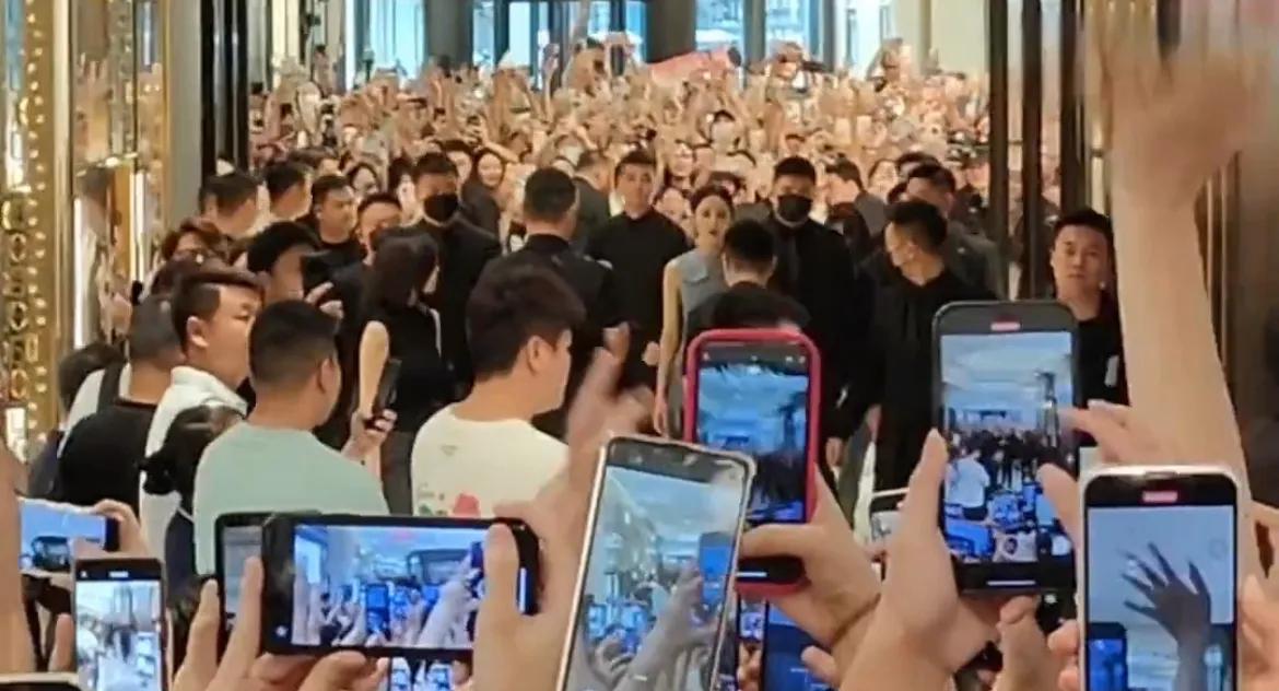 金星竟让全女星不穿衣服！他这句话将让众女星都受害，热巴已受害