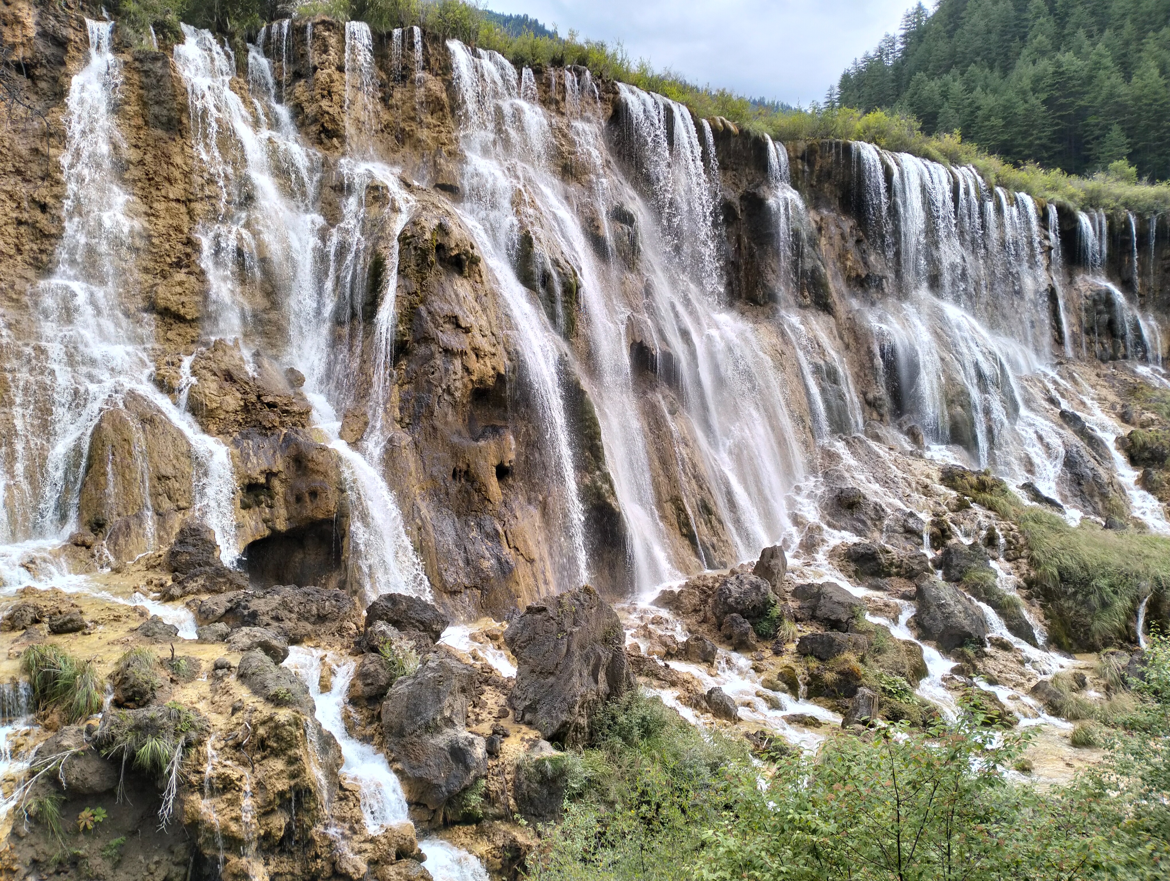 九寨沟一年四季都有雪山吗,九寨沟一年四季都开放吗