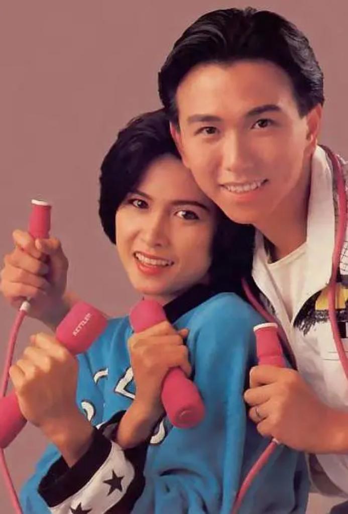 过气老戏骨窘况：农村走穴、直播捞金、情史混乱，晚节还值钱吗？