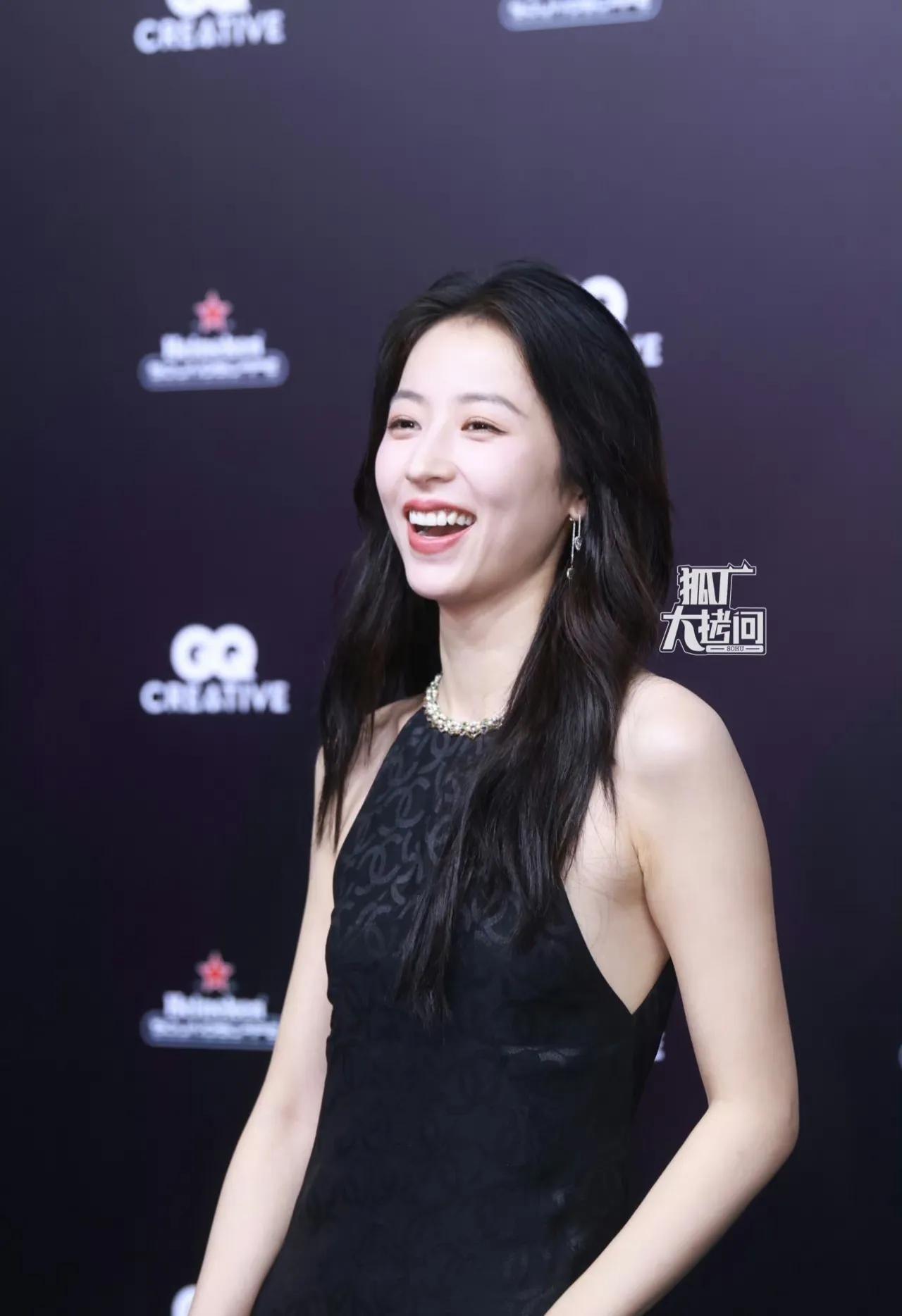 盘点爆火的红毯明星造型,最新女明星红毯惊艳合集