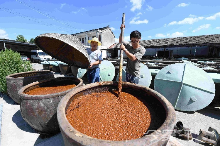 如何增加黄豆酱的酱香味,如何让黄豆酱细腻变鲜