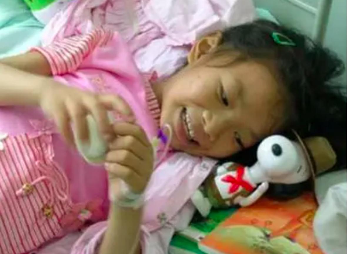 2005年，四川八岁女孩身患白血病，自愿放弃治疗，安排自己的后事